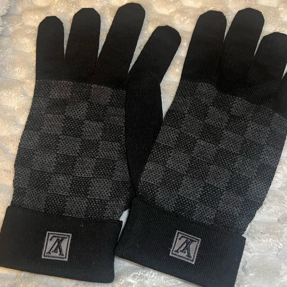 Louis Vuitton Néo Petit Damier Gloves